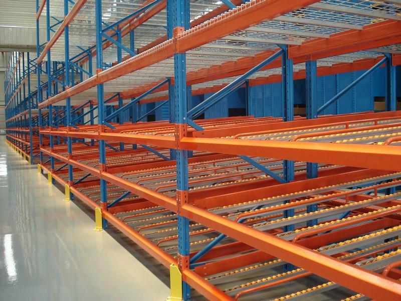Roller-style fluent shelves